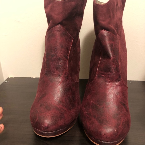 Maroon suede ankle booties BRAND NEW - Picture 3 of 4